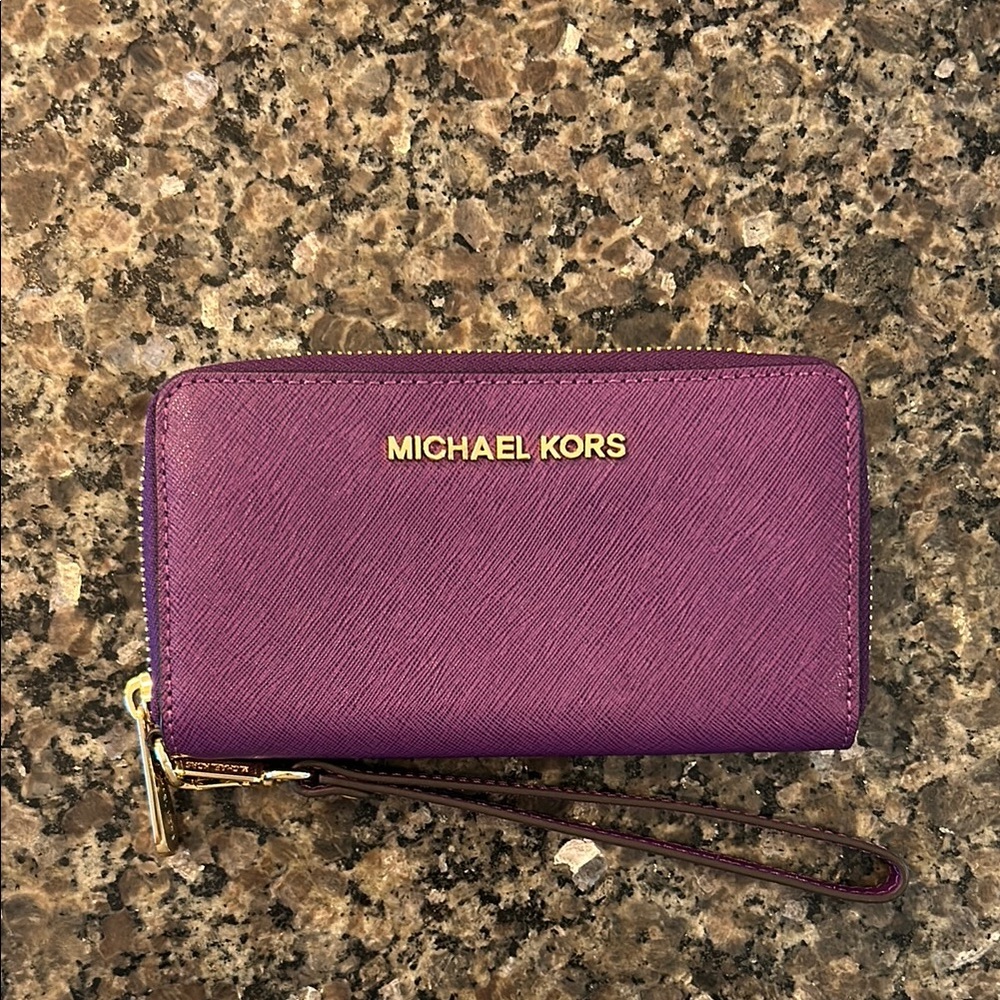 Michael Kors Jet Set Travel Saffiano Leather Zip Around Wristlet Wallet